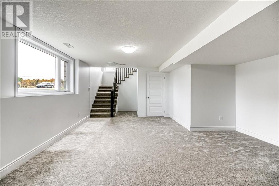 66 Meadowgreen Drive, Garson, ON - Indoor Photo Showing Other Room