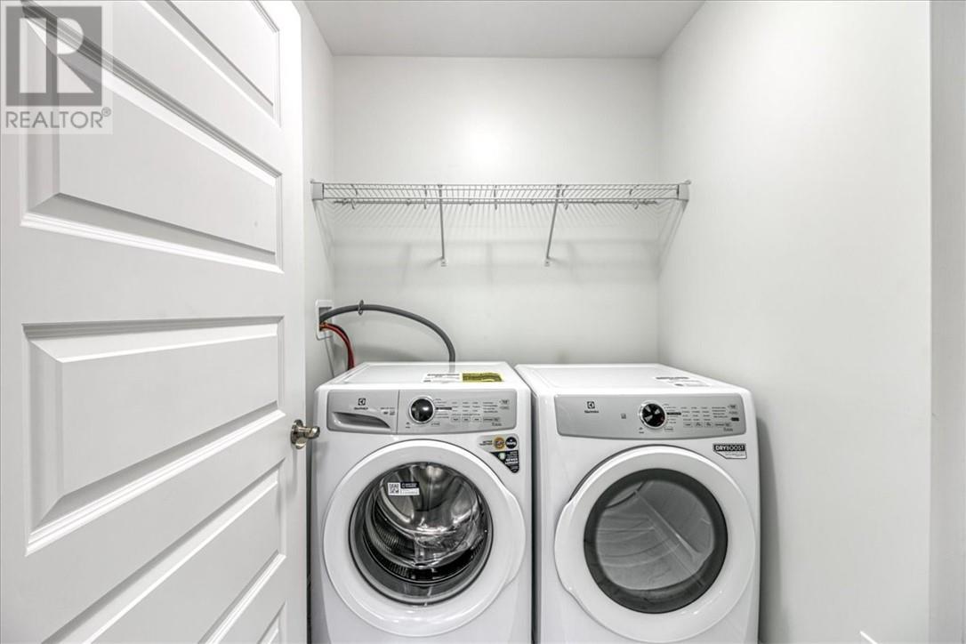 66 Meadowgreen Drive, Garson, ON - Indoor Photo Showing Laundry Room