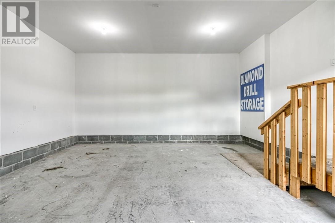 66 Meadowgreen Drive, Garson, ON - Indoor Photo Showing Other Room