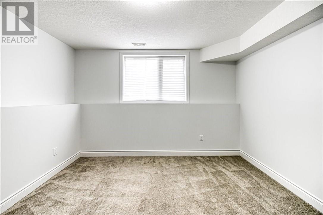 66 Meadowgreen Drive, Garson, ON - Indoor Photo Showing Other Room