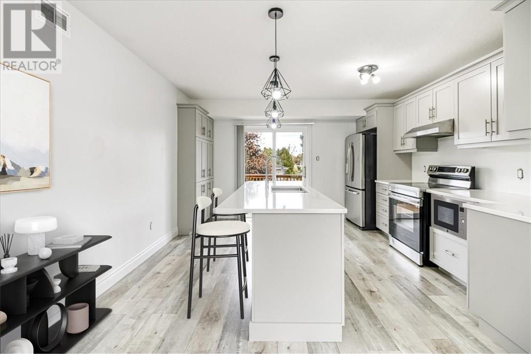 66 Meadowgreen Drive, Garson, ON - Indoor Photo Showing Kitchen