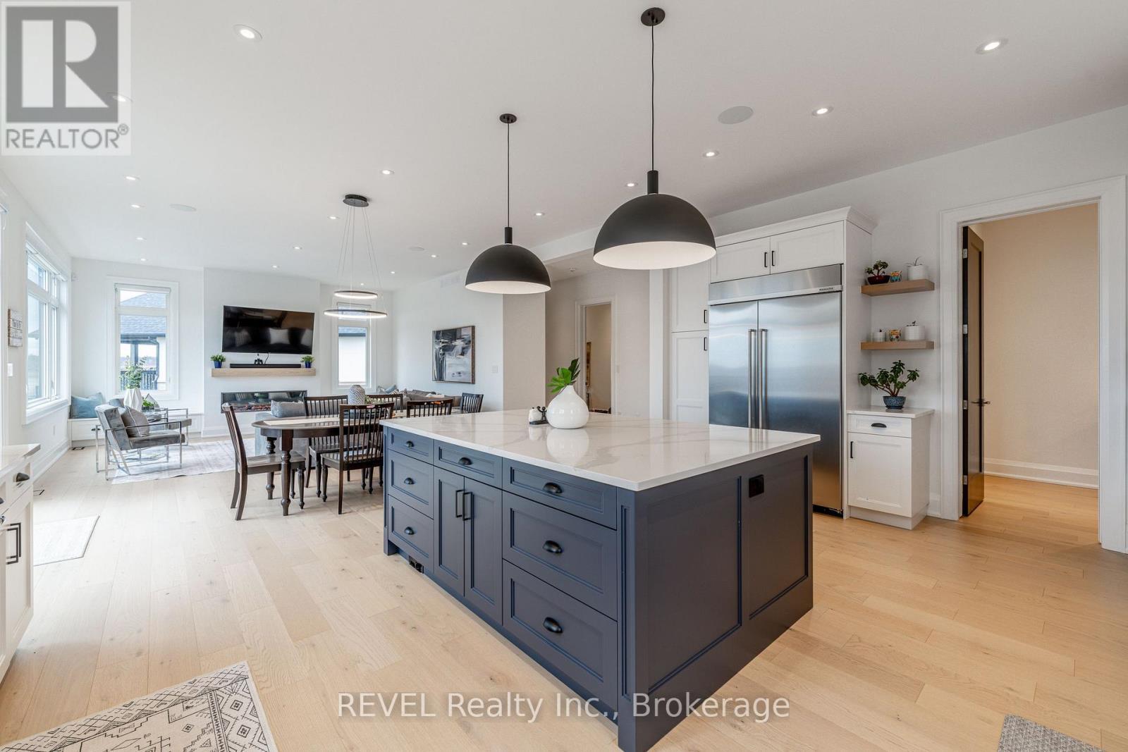 7515 Sherrilee Crescent, Niagara Falls (Brown), ON - Indoor Photo Showing Kitchen With Upgraded Kitchen
