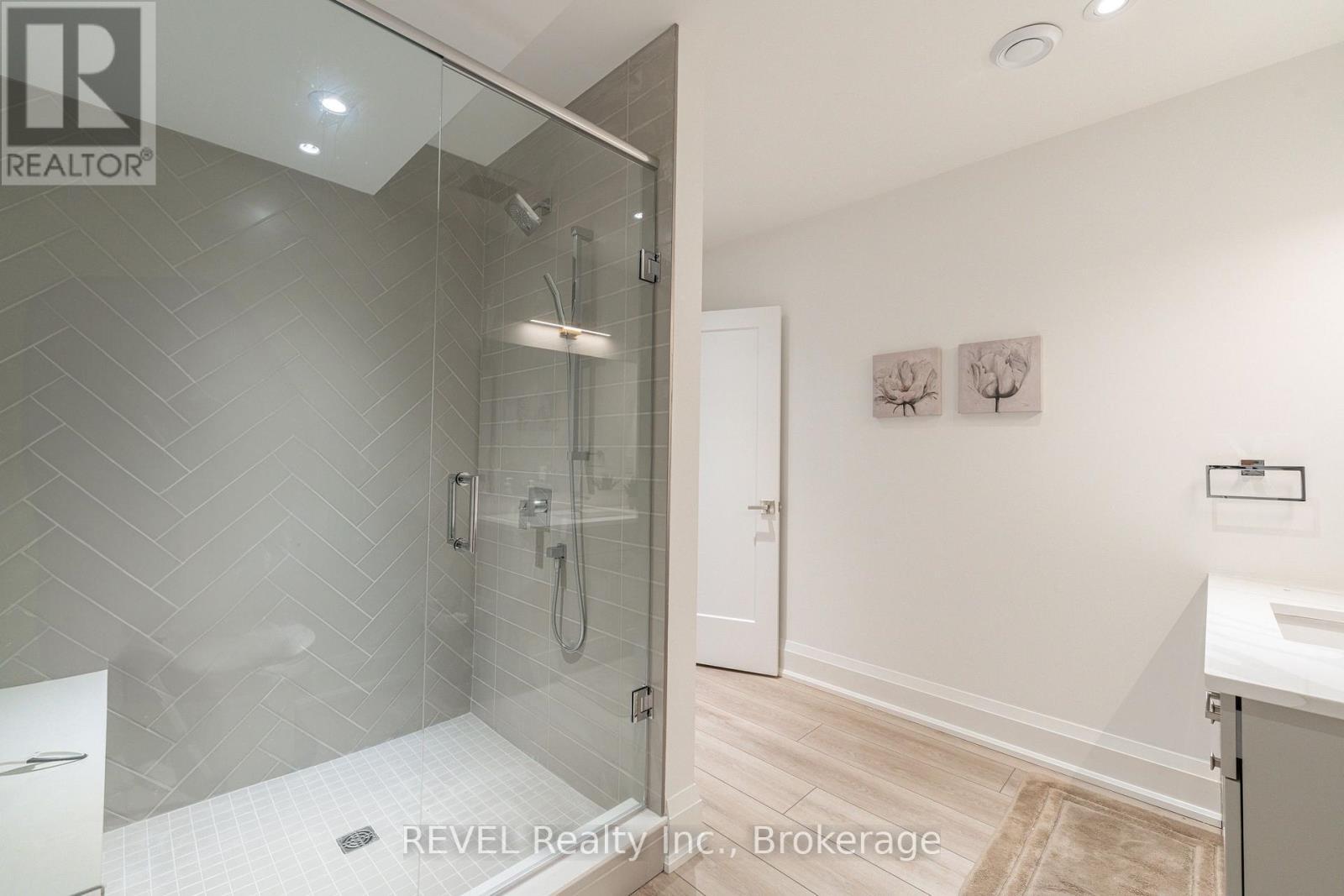 7515 Sherrilee Crescent, Niagara Falls (Brown), ON - Indoor Photo Showing Bathroom