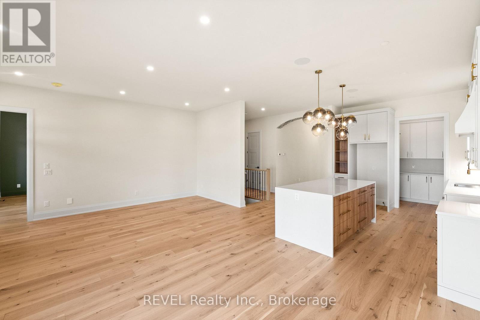 15 Oakley Drive, Niagara-On-The-Lake (Virgil), ON - Indoor Photo Showing Kitchen