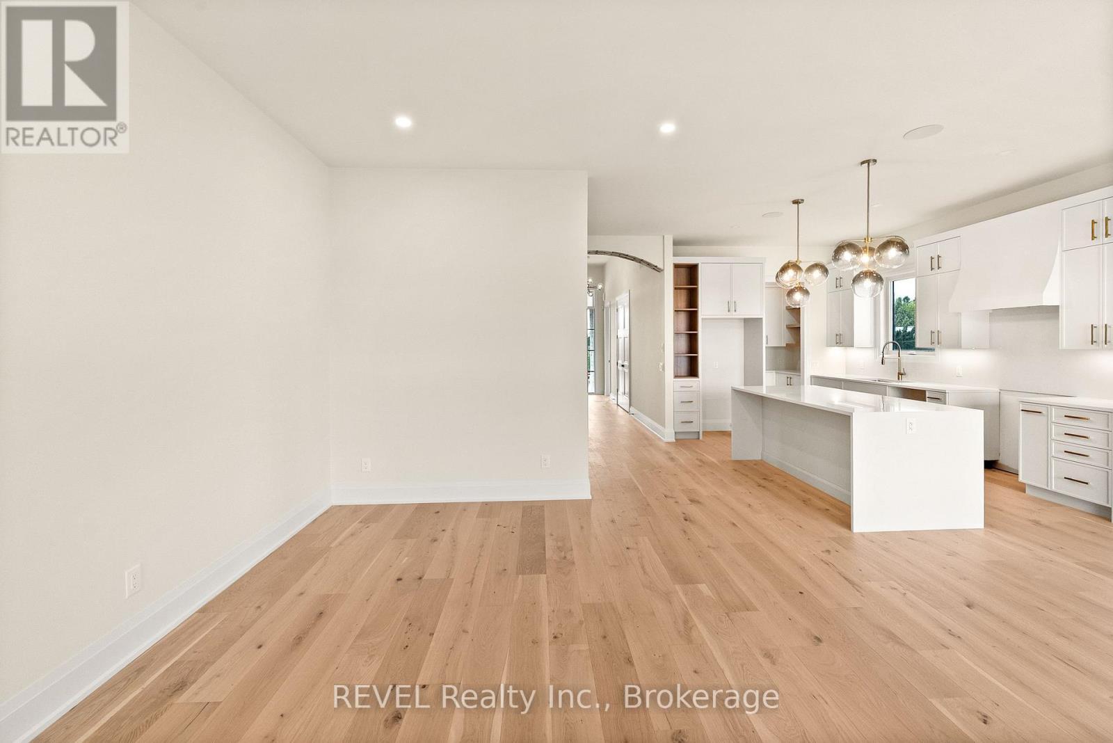 15 Oakley Drive, Niagara-On-The-Lake (Virgil), ON - Indoor Photo Showing Kitchen With Upgraded Kitchen