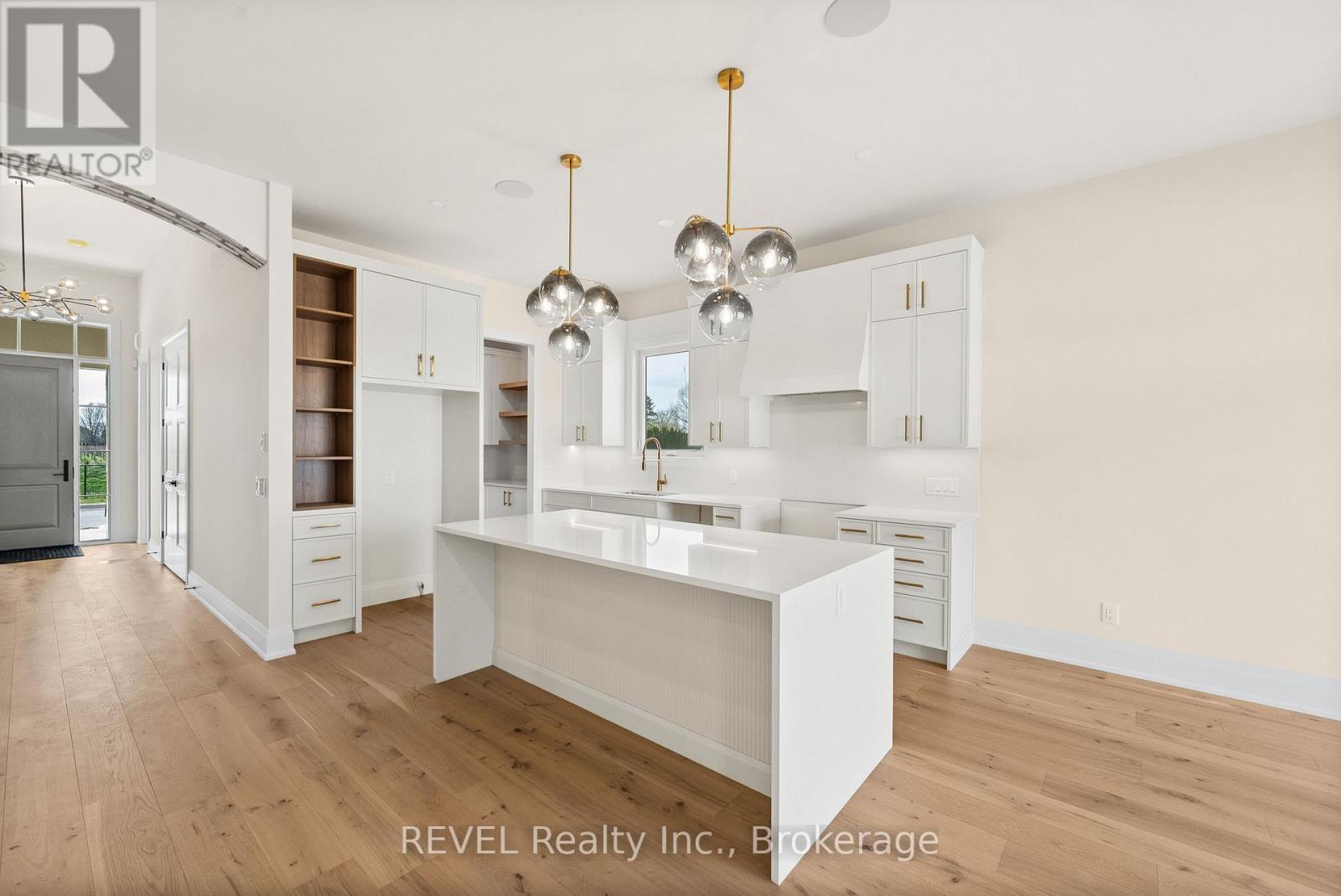 15 Oakley Drive, Niagara-On-The-Lake (Virgil), ON - Indoor Photo Showing Kitchen With Upgraded Kitchen
