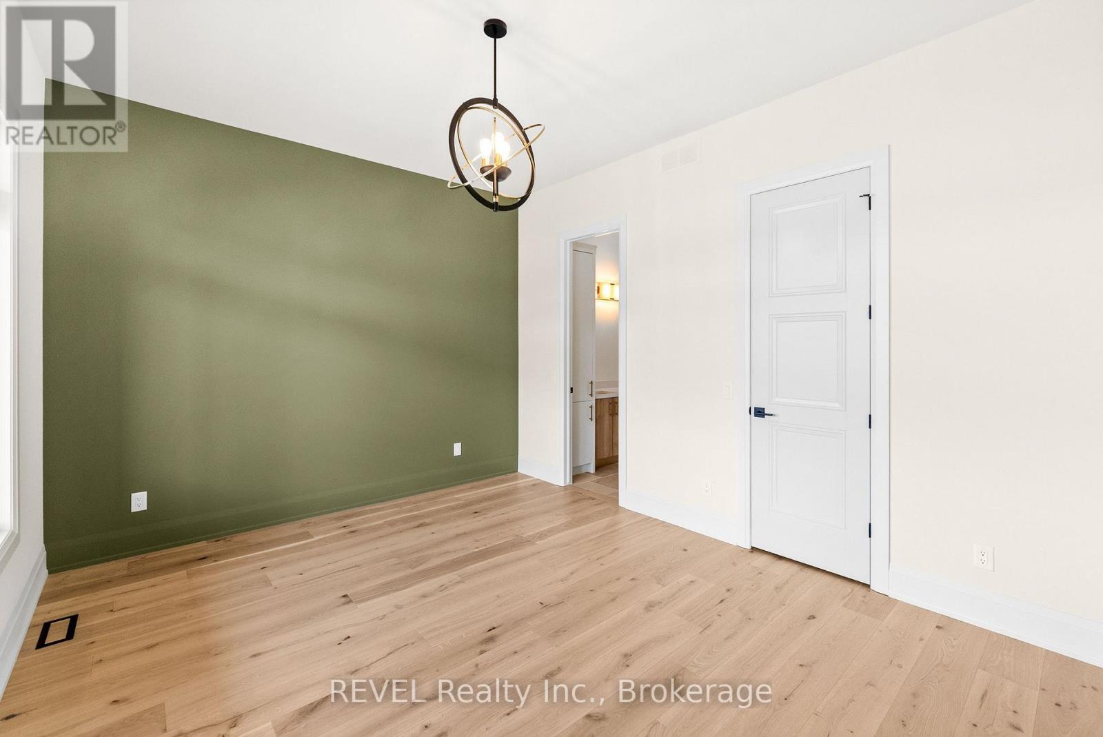 15 Oakley Drive, Niagara-On-The-Lake (Virgil), ON - Indoor Photo Showing Other Room