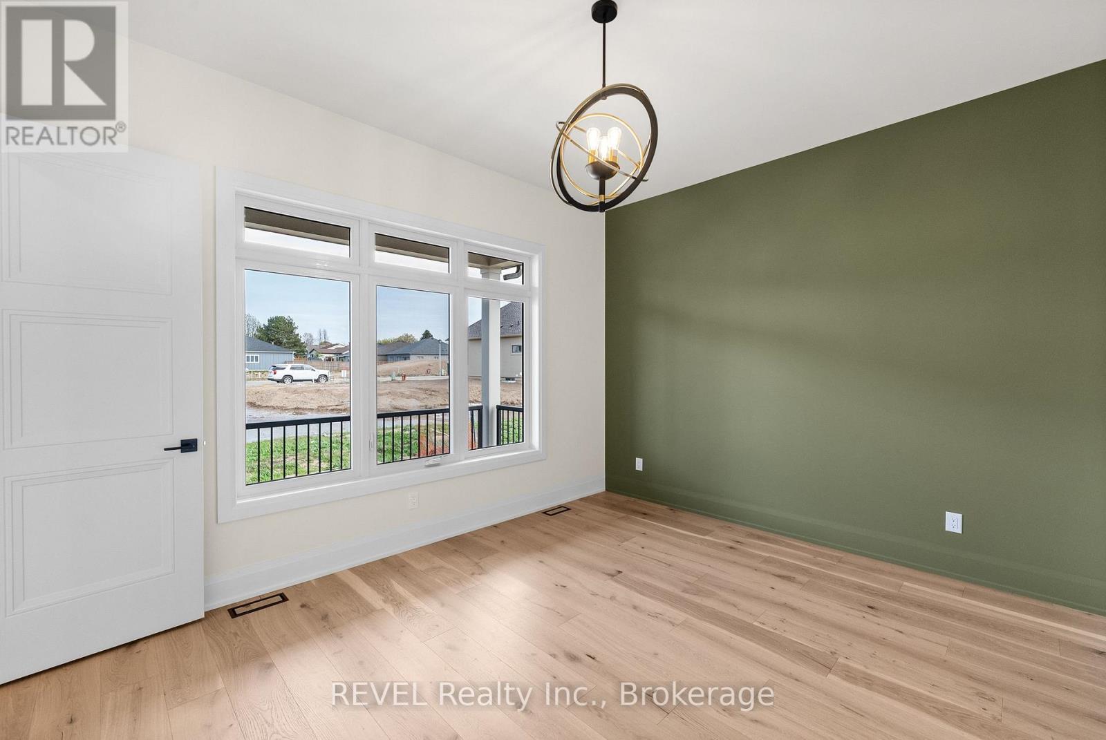 15 Oakley Drive, Niagara-On-The-Lake (Virgil), ON - Indoor Photo Showing Other Room