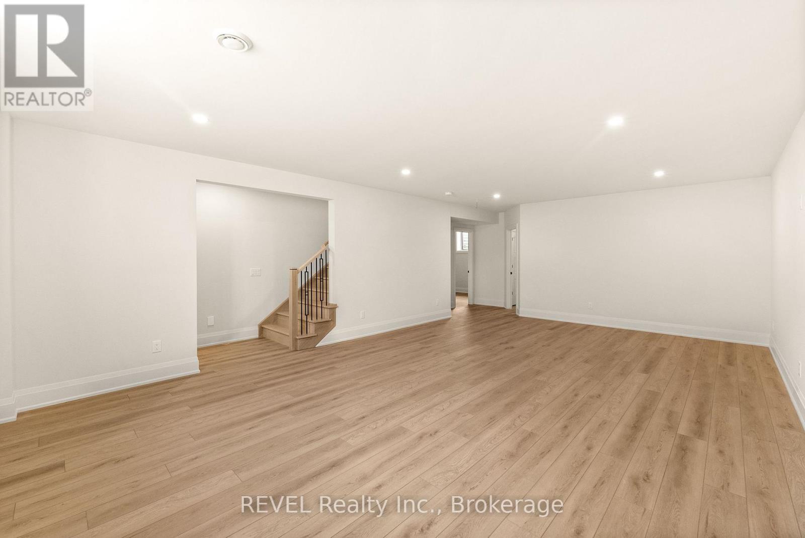 15 Oakley Drive, Niagara-On-The-Lake (Virgil), ON - Indoor Photo Showing Other Room