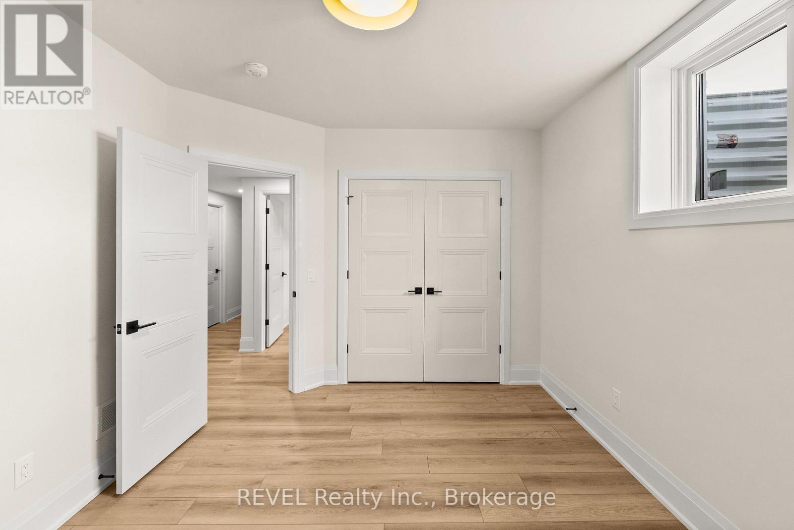 15 Oakley Drive, Niagara-On-The-Lake (Virgil), ON - Indoor Photo Showing Other Room