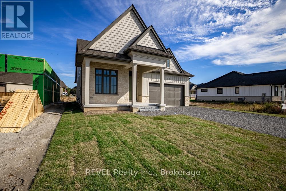 15 Oakley Drive, Niagara-On-The-Lake (Virgil), ON - Outdoor