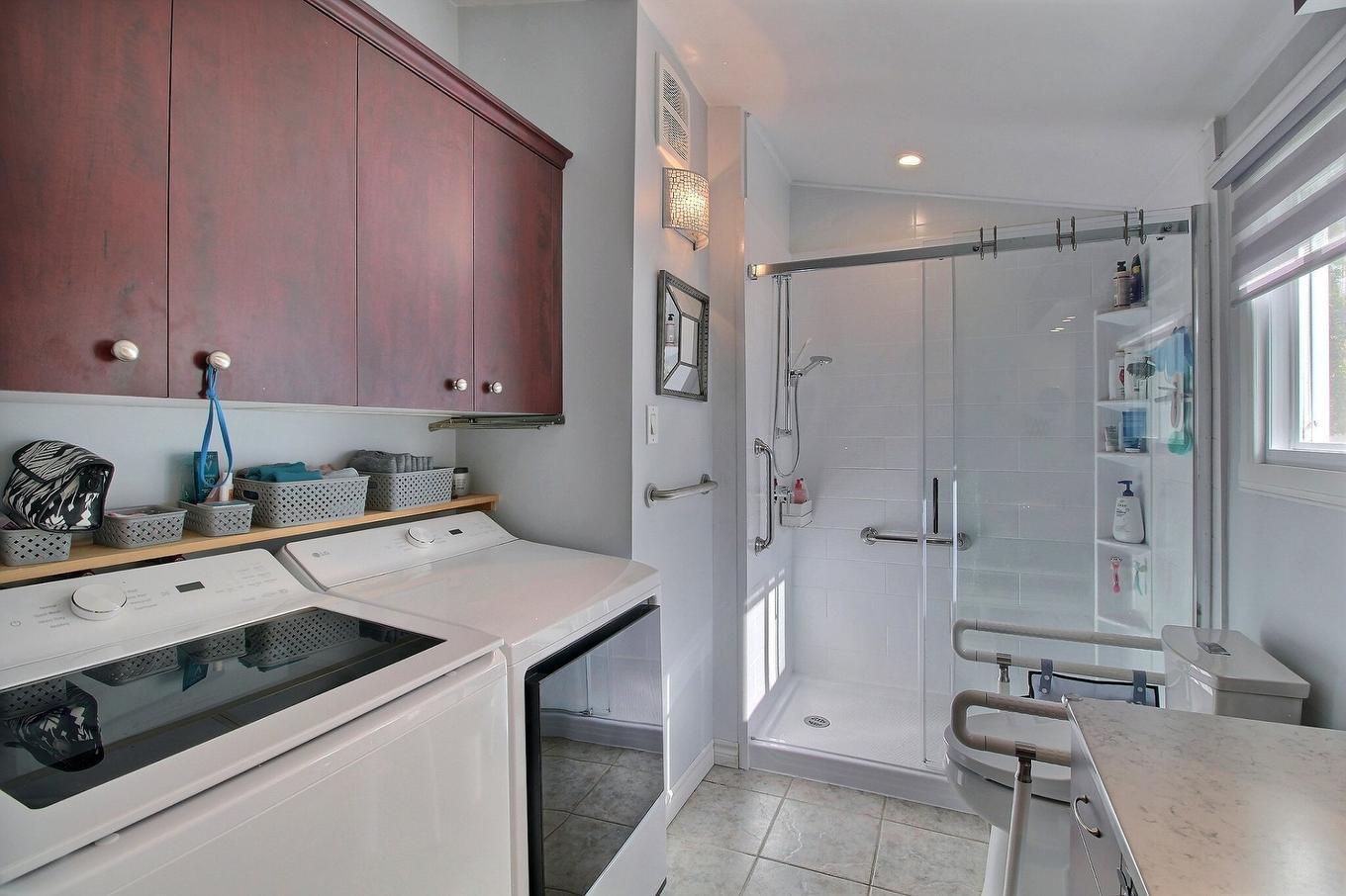 Bathroom - 1242 Rue Des Tourterelles, Magog, QC - Indoor Photo Showing Laundry Room