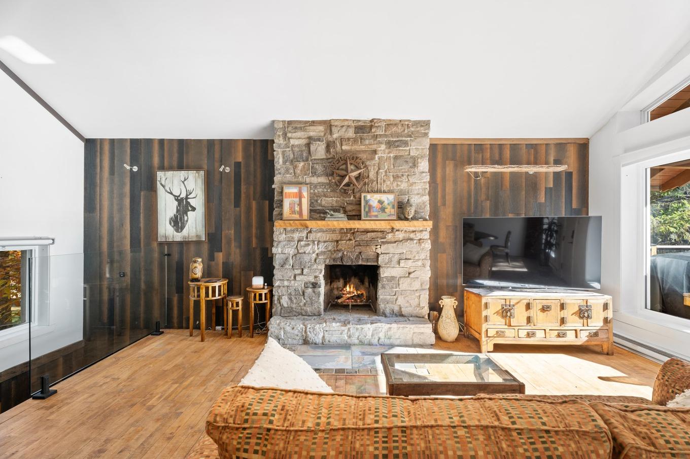 Salon - 9 Rue Sabbagh, Morin-Heights, QC - Indoor Photo Showing Living Room With Fireplace