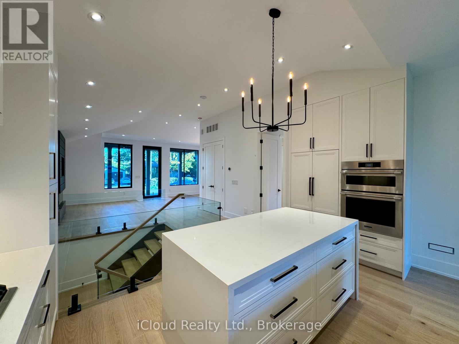 201 Troy Street, Mississauga, ON - Indoor