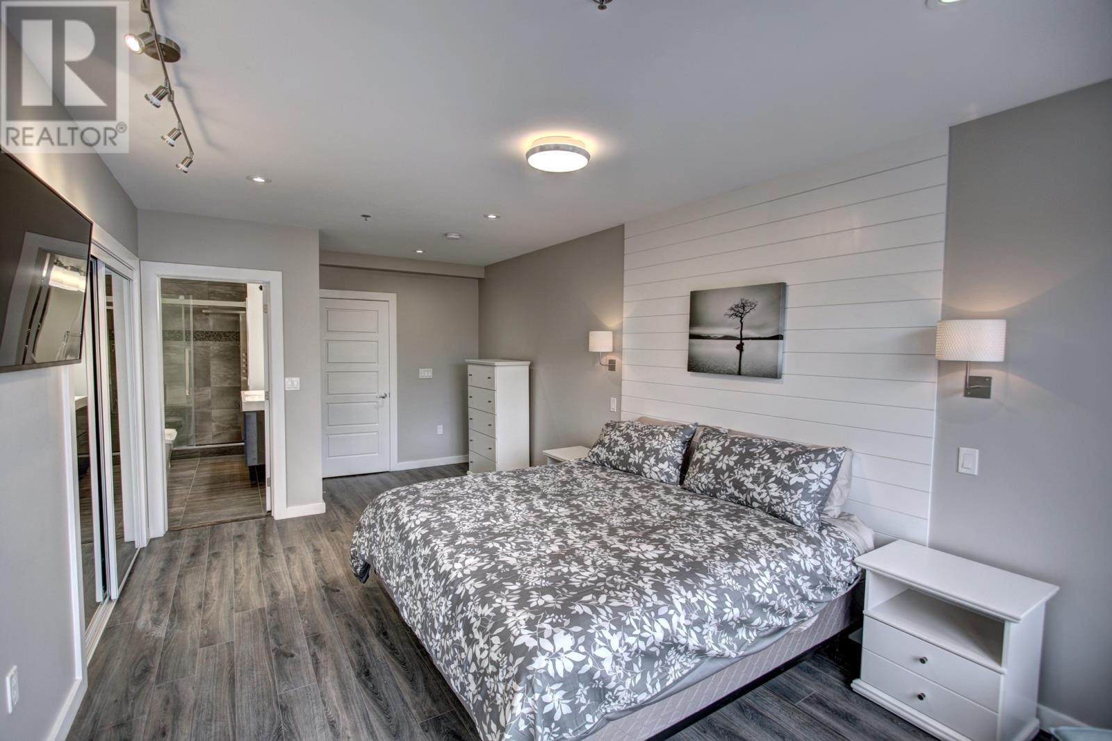 38 Brine Street, St. John'S, NL - Indoor Photo Showing Bedroom