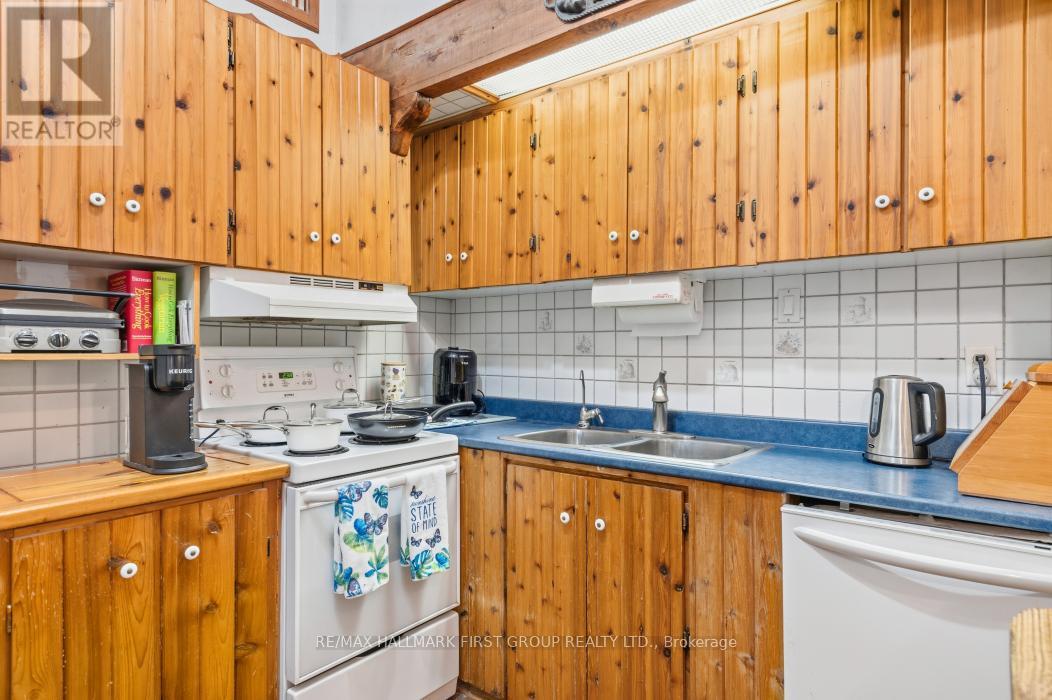 Kitchen - 74 Cottage Lane, Tweed (Elzevir (Twp)), ON - Indoor Photo Showing Kitchen With Double Sink