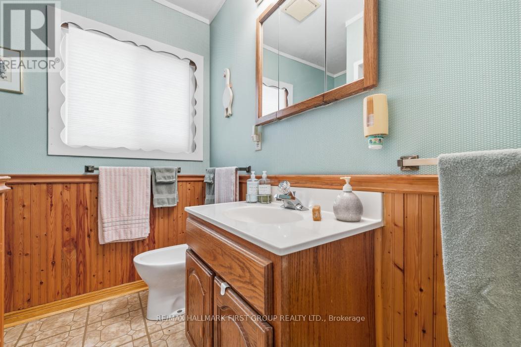 Second Level 5 PC Bath - 74 Cottage Lane, Tweed (Elzevir (Twp)), ON - Indoor Photo Showing Bathroom