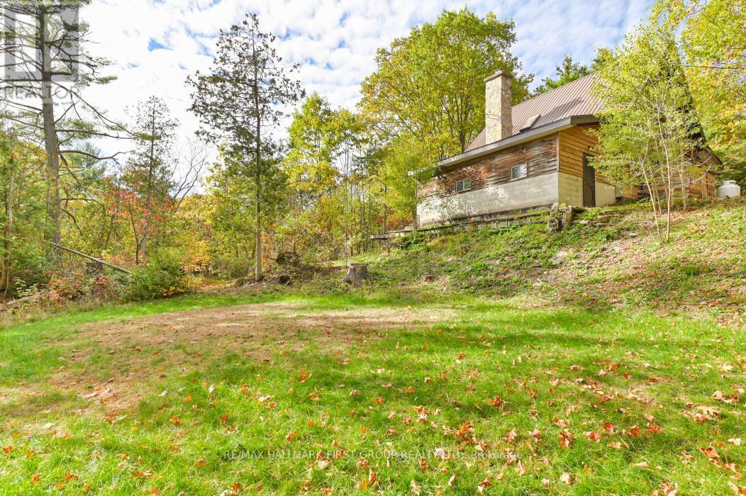 Side Yard - 74 Cottage Lane, Tweed (Elzevir (Twp)), ON - Outdoor