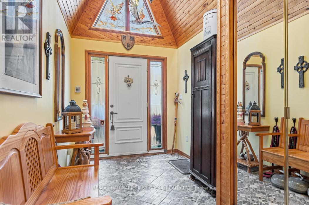 Custom Stain glass Windows - 74 Cottage Lane, Tweed (Elzevir (Twp)), ON - Indoor Photo Showing Other Room