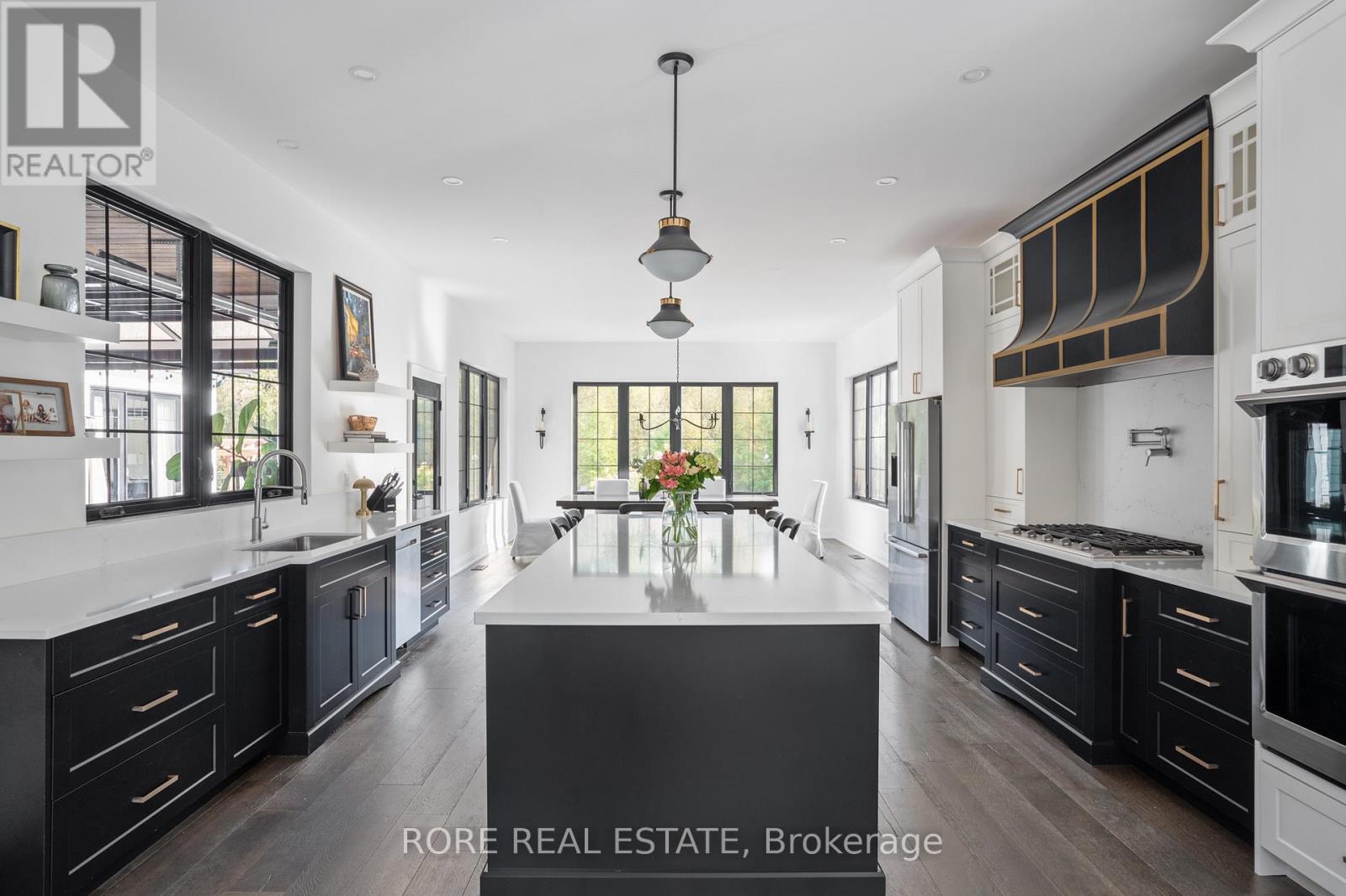 Custom Kitchen - 2439 Garrison Road, Fort Erie (Ridgeway), ON - Indoor Photo Showing Kitchen With Upgraded Kitchen
