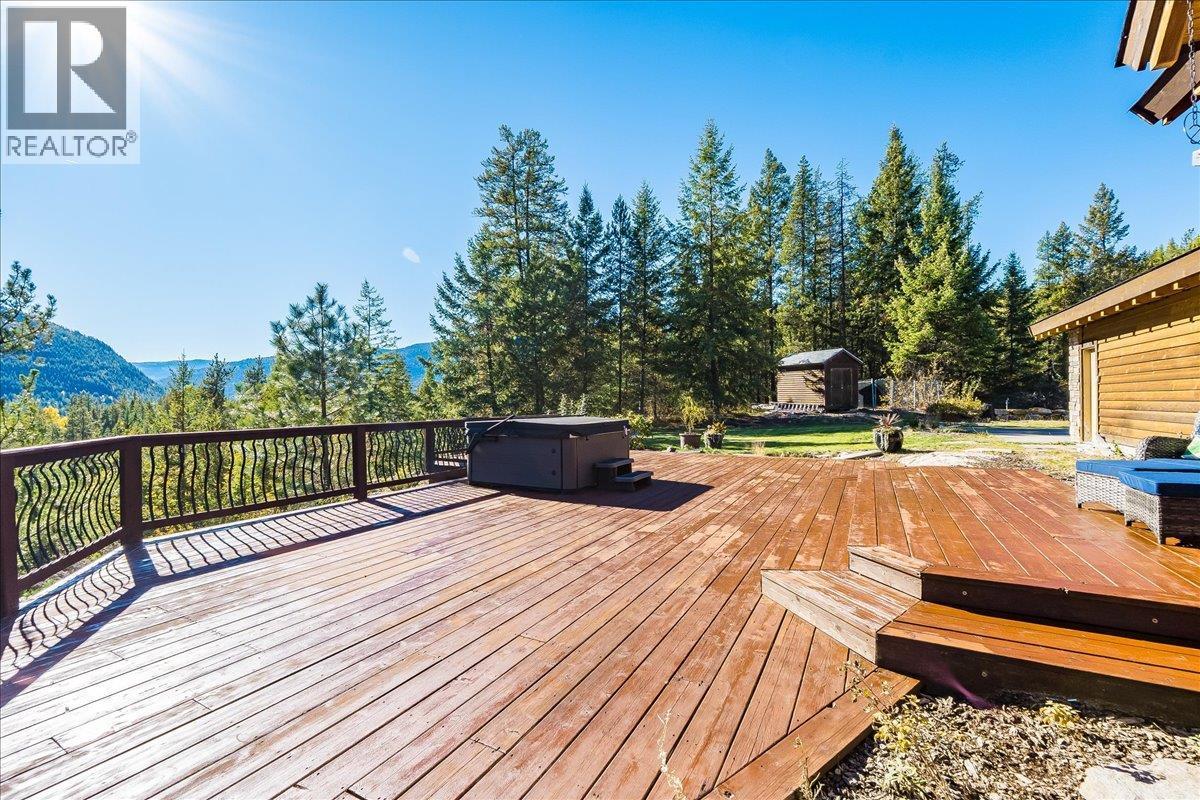 127 Grizzly Place, Castlegar, BC - Outdoor With Deck Patio Veranda
