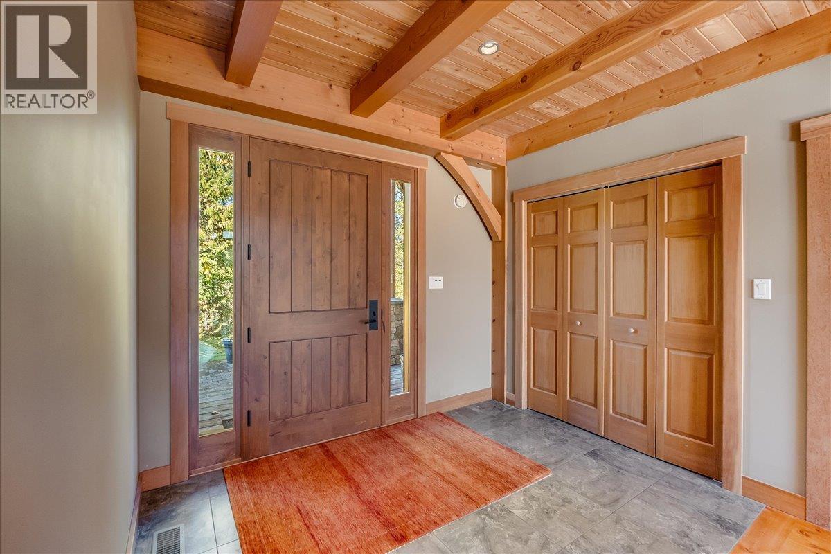 127 Grizzly Place, Castlegar, BC - Indoor Photo Showing Other Room