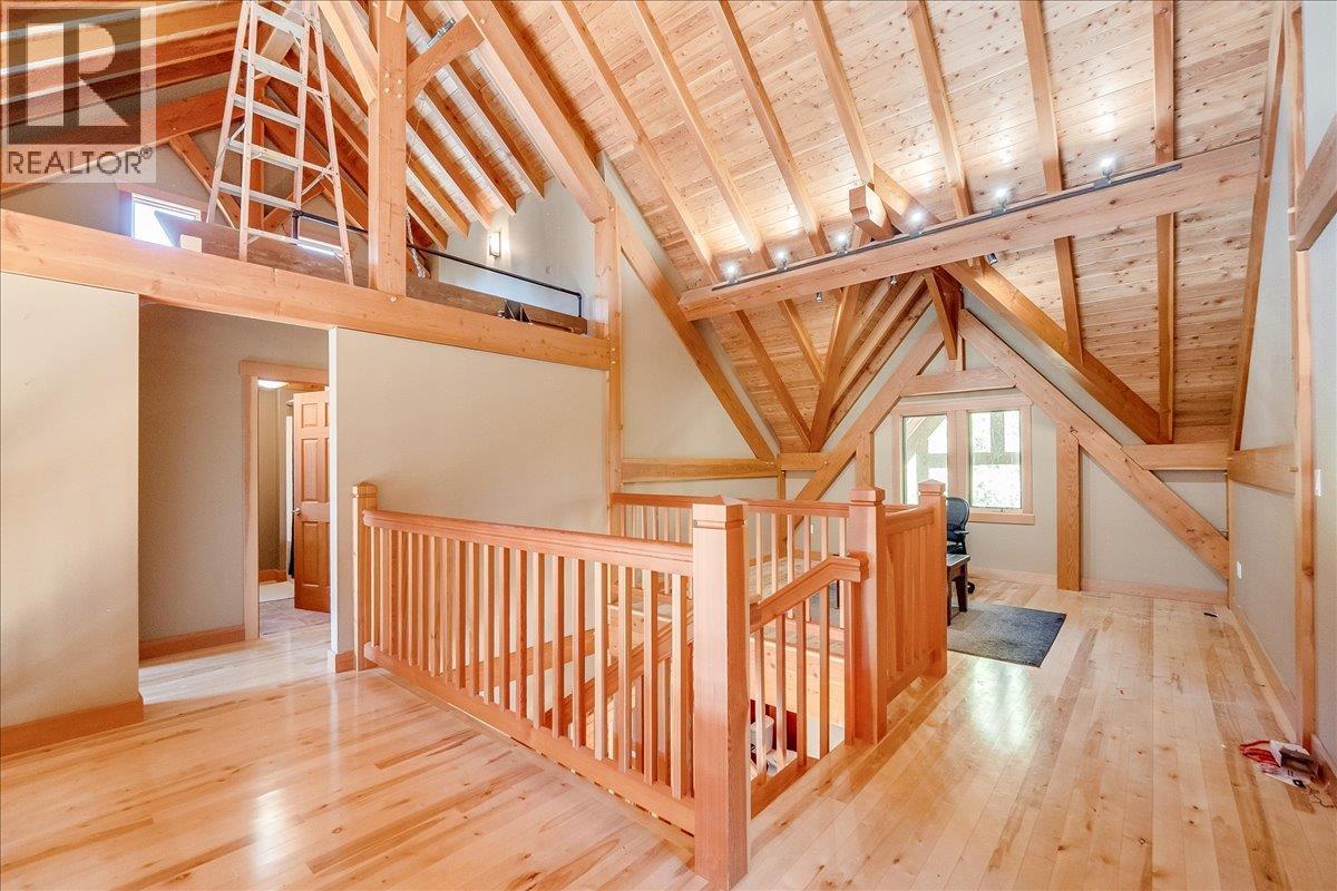 127 Grizzly Place, Castlegar, BC - Indoor Photo Showing Other Room