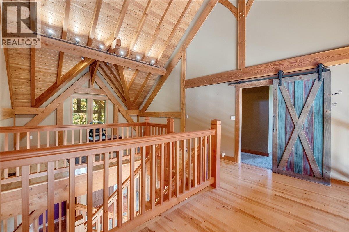 127 Grizzly Place, Castlegar, BC - Indoor Photo Showing Other Room