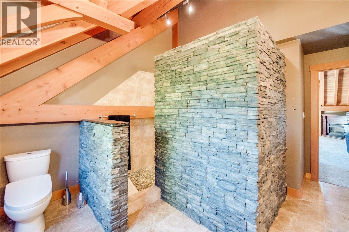 127 Grizzly Place, Castlegar, BC - Indoor Photo Showing Bathroom