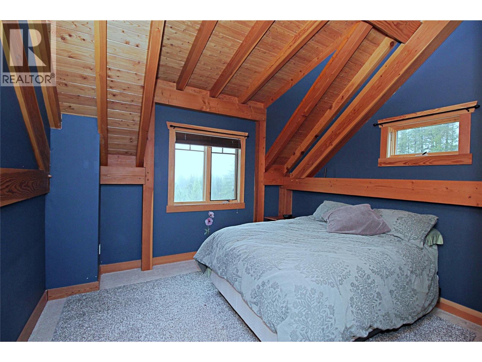 127 Grizzly Place, Castlegar, BC - Indoor Photo Showing Bedroom