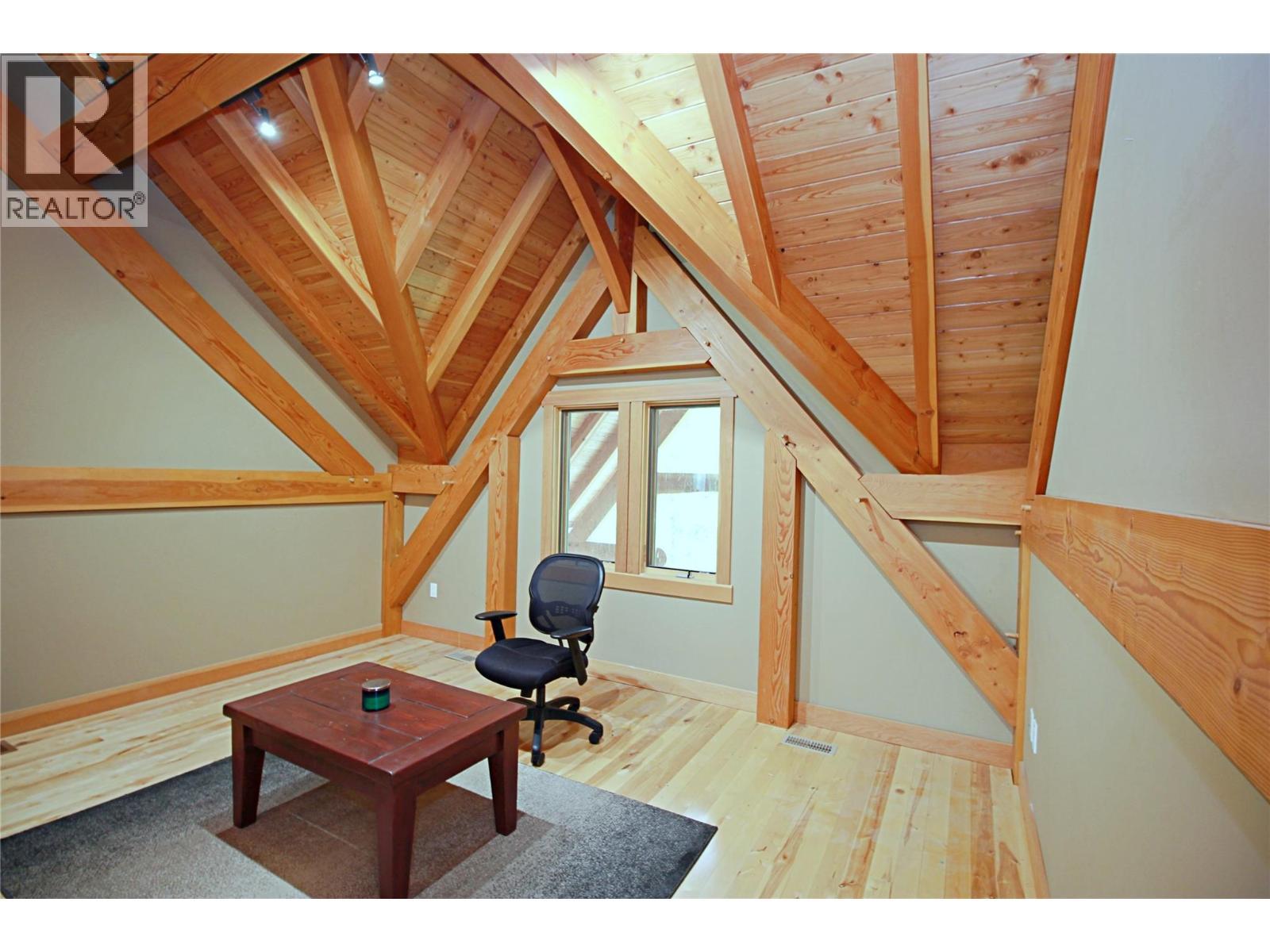 127 Grizzly Place, Castlegar, BC - Indoor Photo Showing Other Room