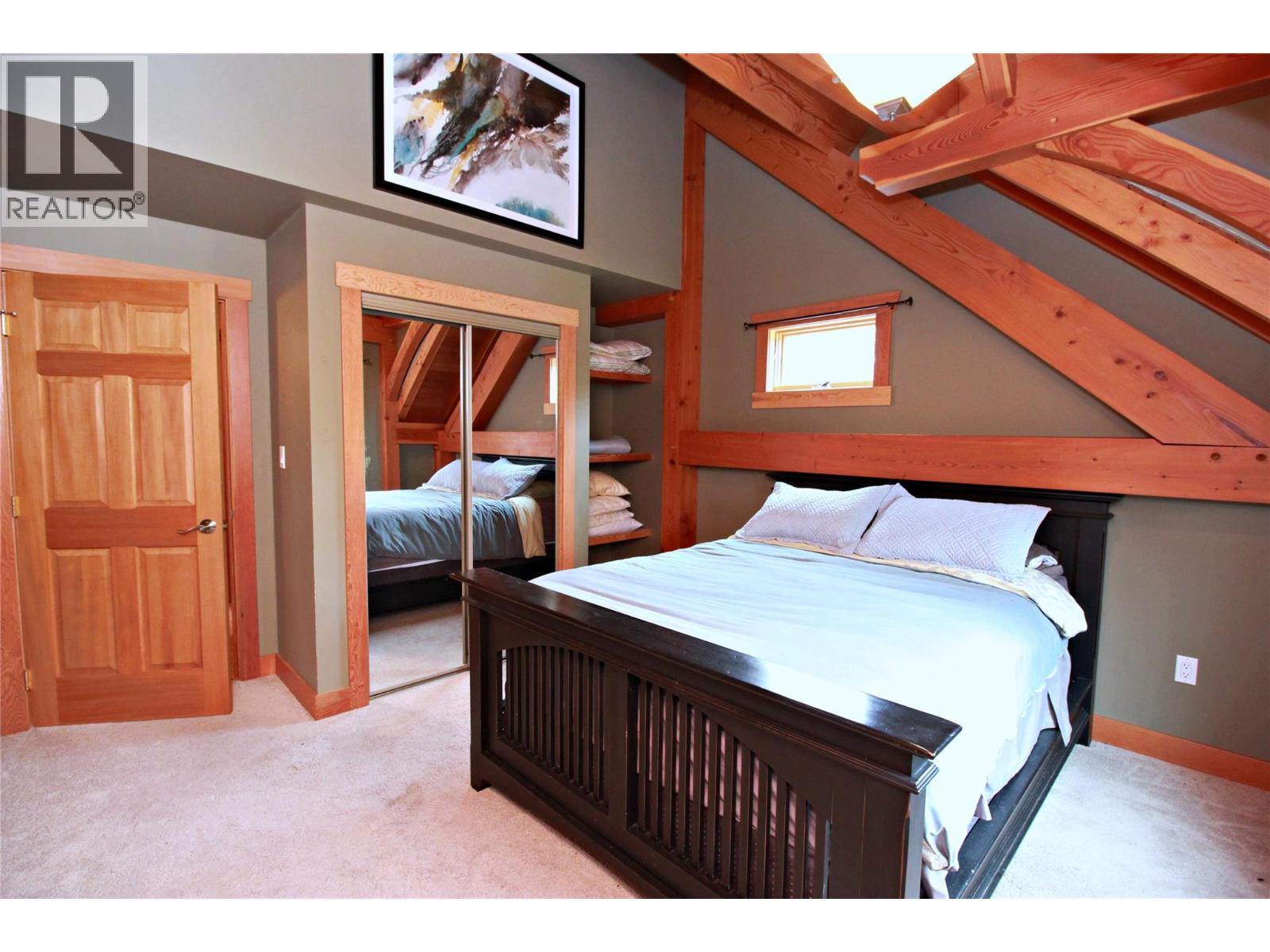 127 Grizzly Place, Castlegar, BC - Indoor Photo Showing Bedroom
