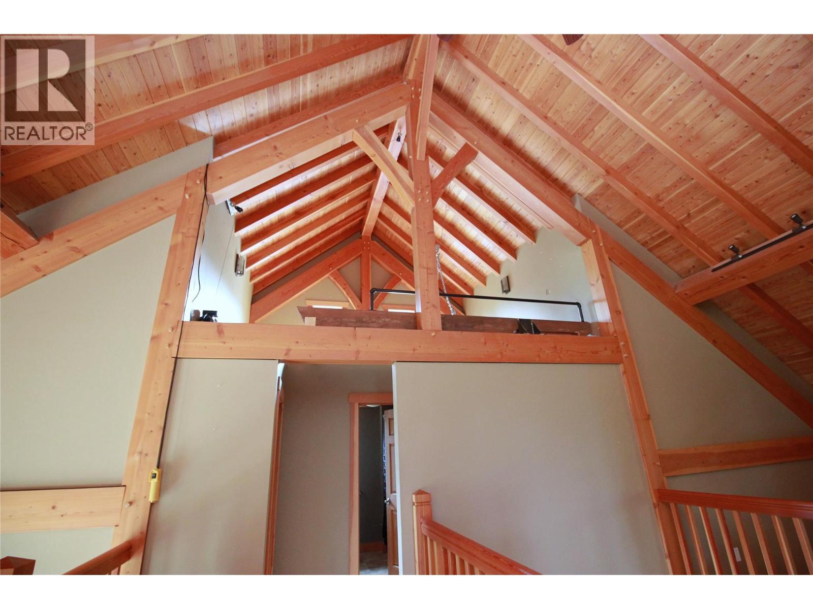 127 Grizzly Place, Castlegar, BC - Indoor Photo Showing Other Room