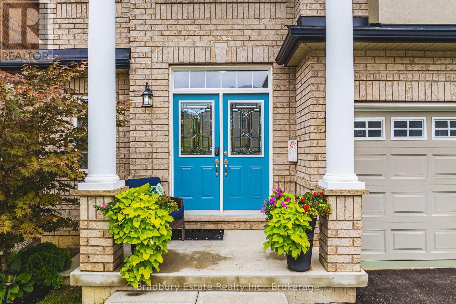 11 Weathering Heights, Hamilton (Stoney Creek Mountain), ON - Outdoor