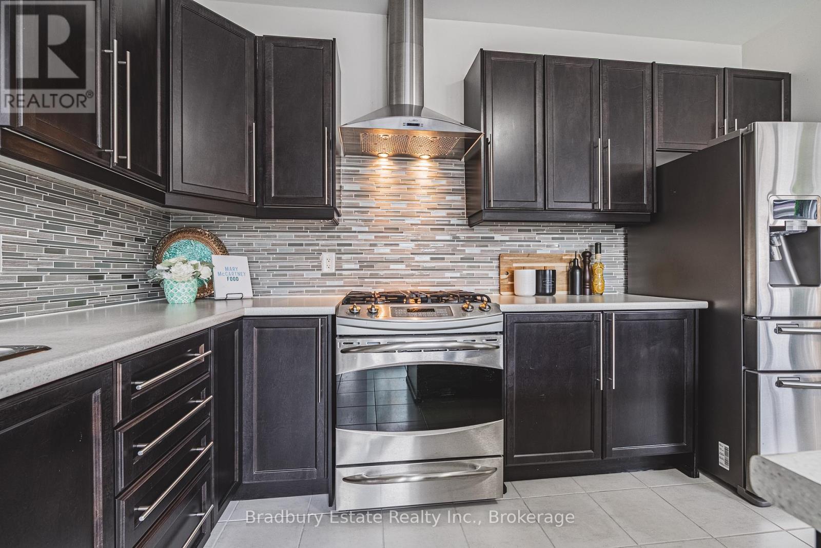 11 Weathering Heights, Hamilton (Stoney Creek Mountain), ON - Indoor Photo Showing Kitchen