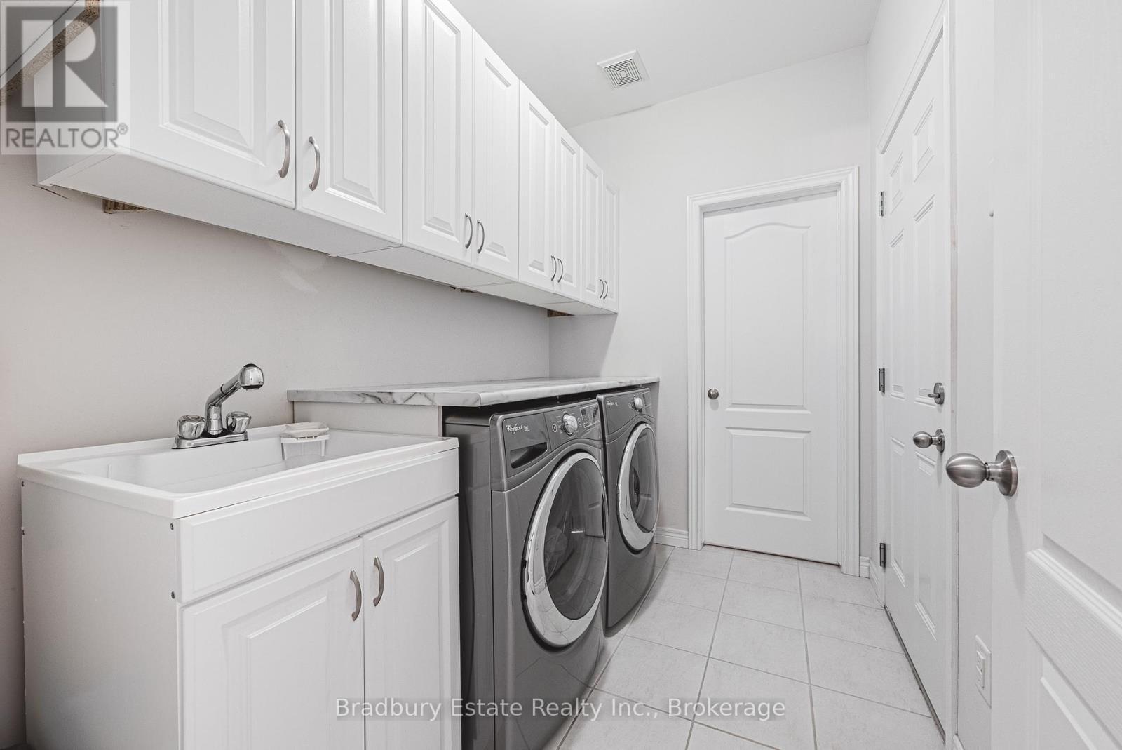 11 Weathering Heights, Hamilton (Stoney Creek Mountain), ON - Indoor Photo Showing Laundry Room