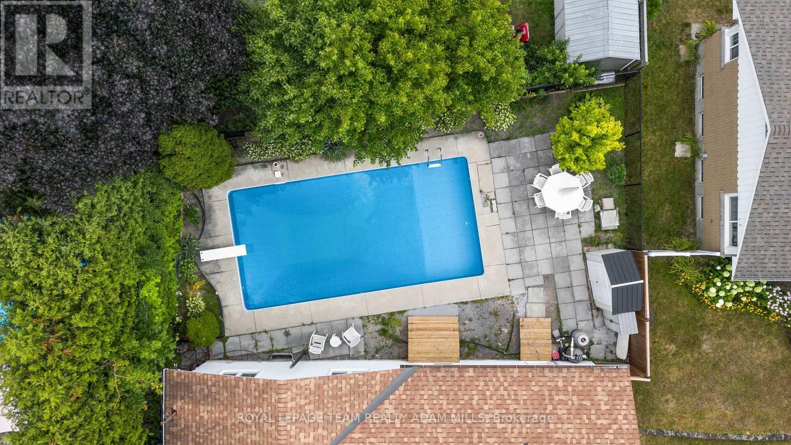 968 Walkley Road, Ottawa, ON - Outdoor With In Ground Pool