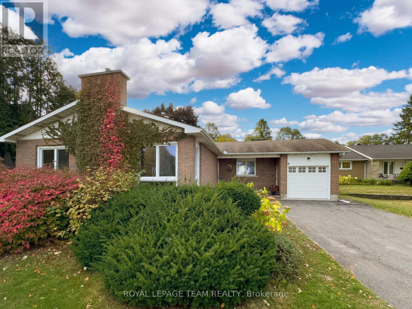 968 Walkley Road, Ottawa, ON - Outdoor