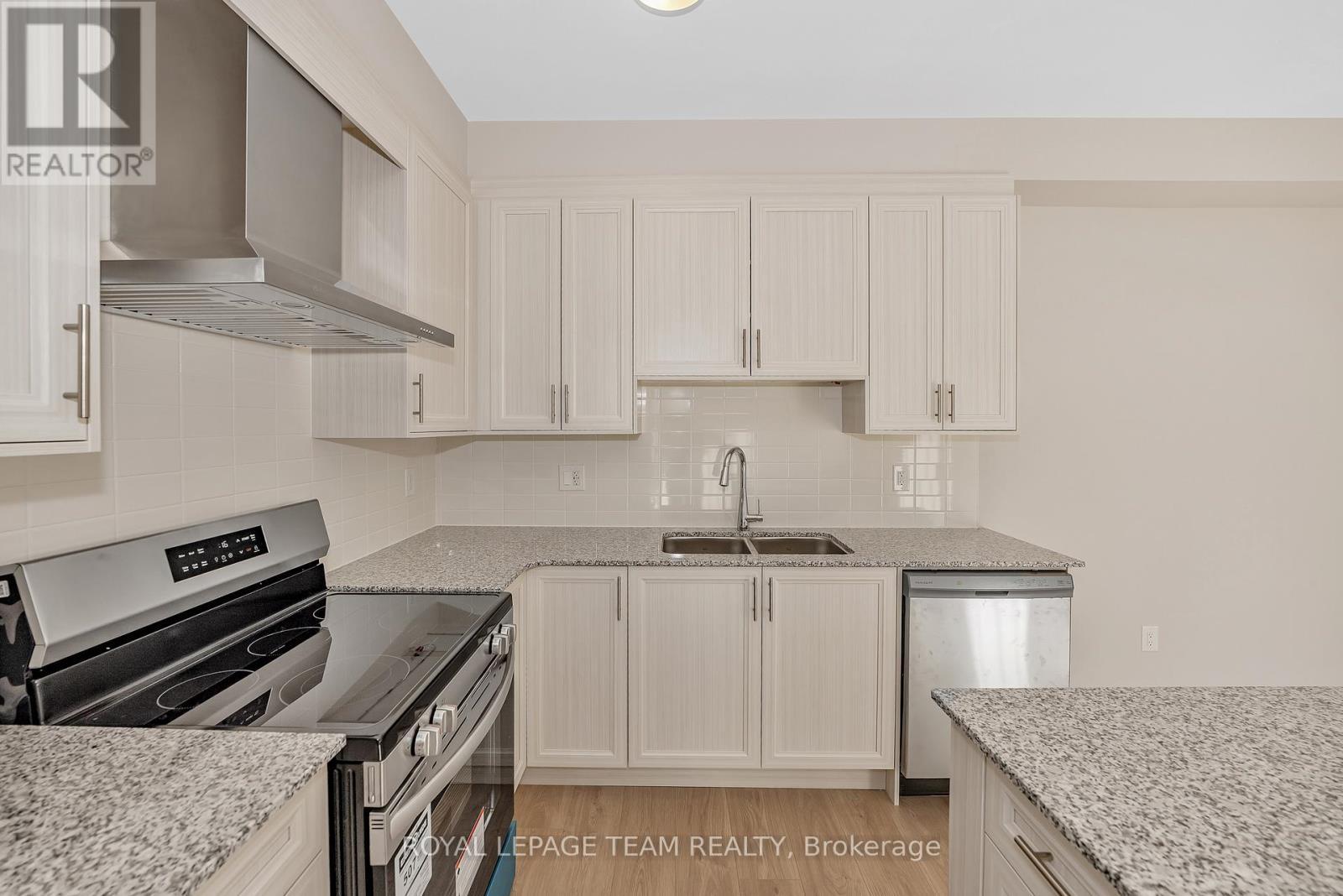 48 Pumice Place S, Ottawa, ON - Indoor Photo Showing Kitchen With Double Sink