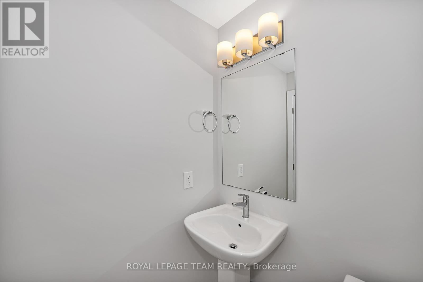 48 Pumice Place S, Ottawa, ON - Indoor Photo Showing Bathroom