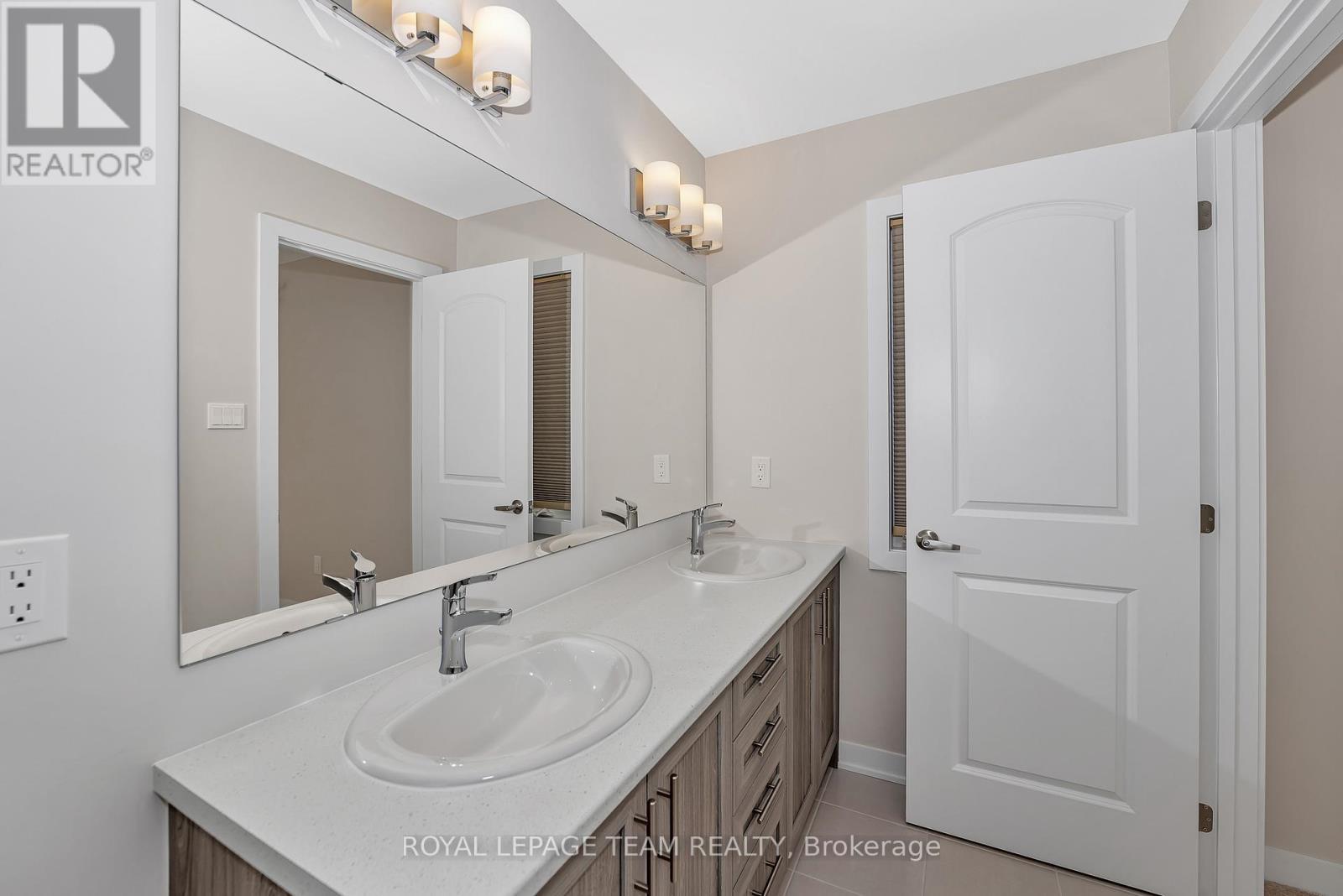 48 Pumice Place S, Ottawa, ON - Indoor Photo Showing Bathroom