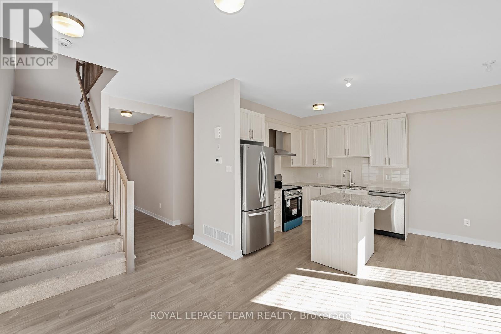 48 Pumice Place S, Ottawa, ON - Indoor Photo Showing Kitchen