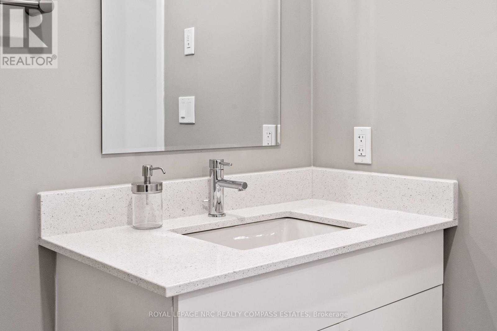 216 - 695 Niagara Street, Welland (N. Welland), ON