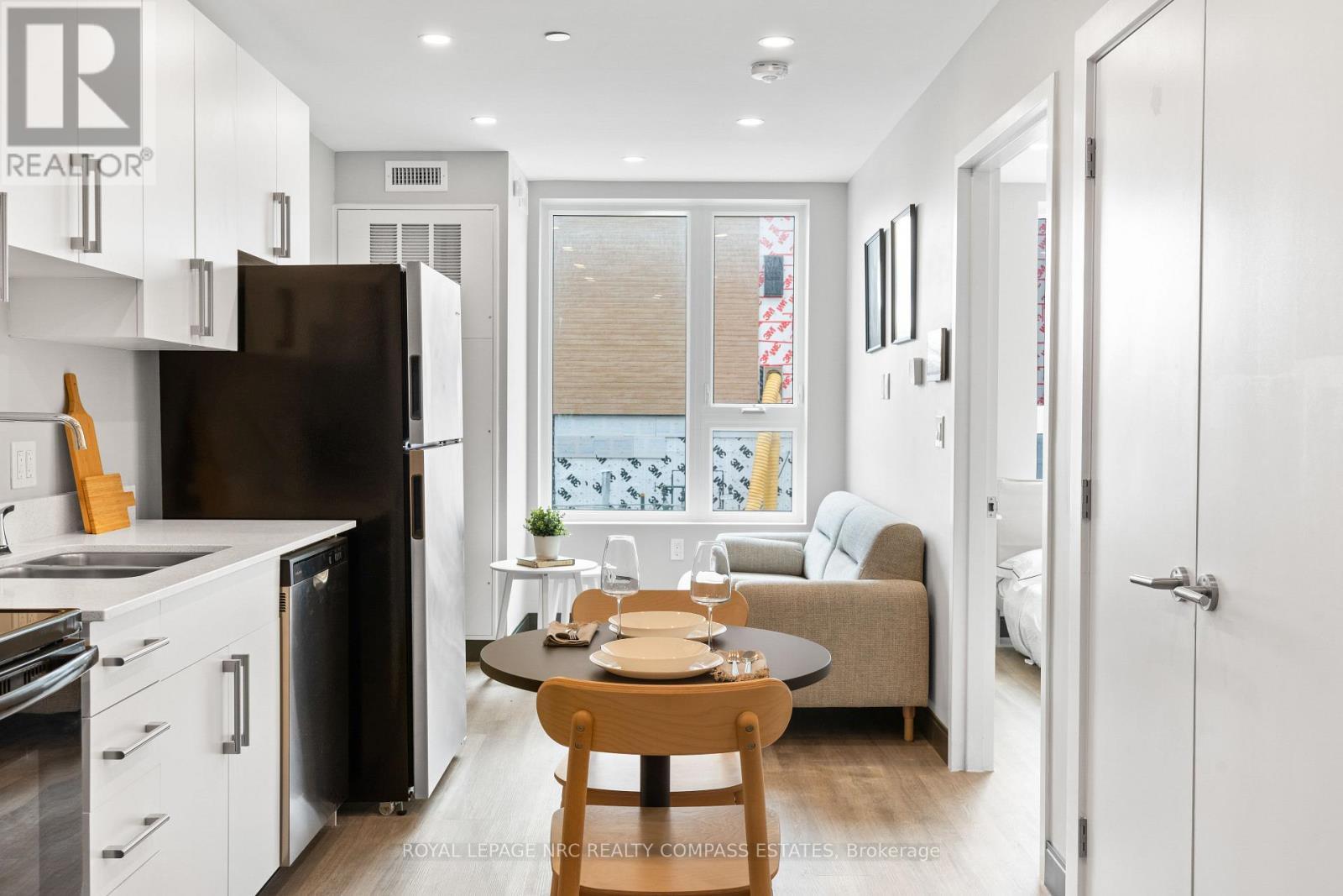 216 - 695 Niagara Street, Welland (N. Welland), ON