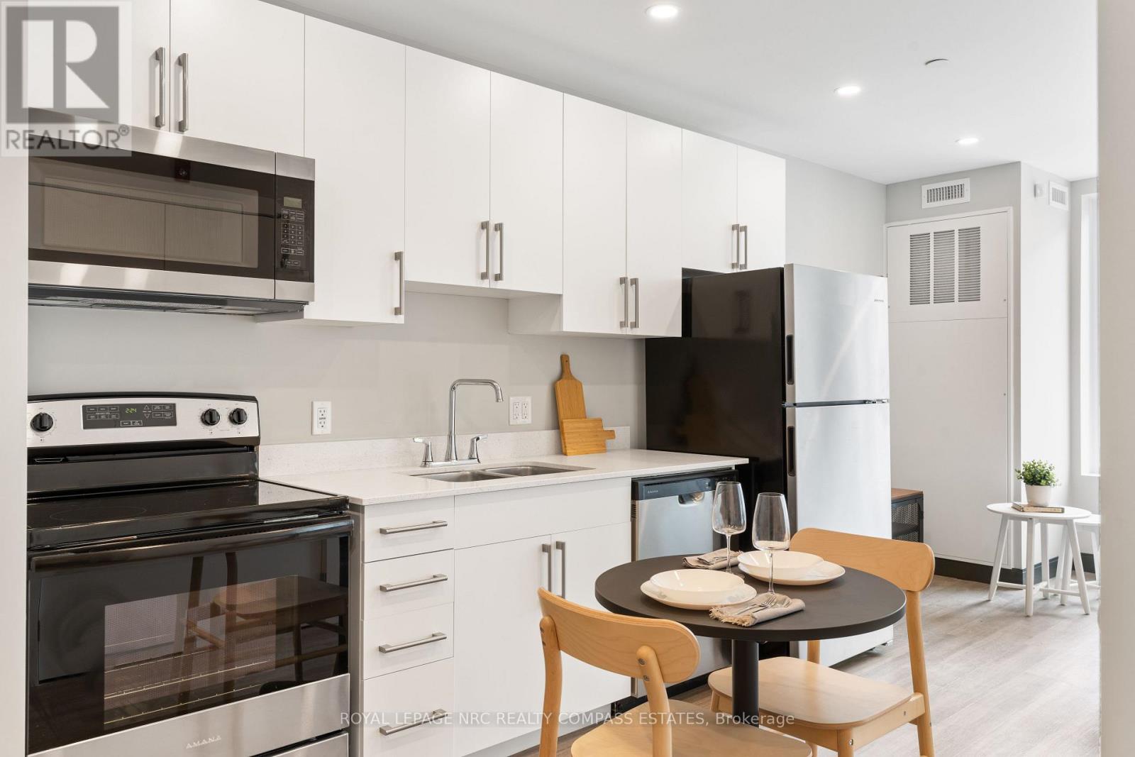 216 - 695 Niagara Street, Welland (N. Welland), ON