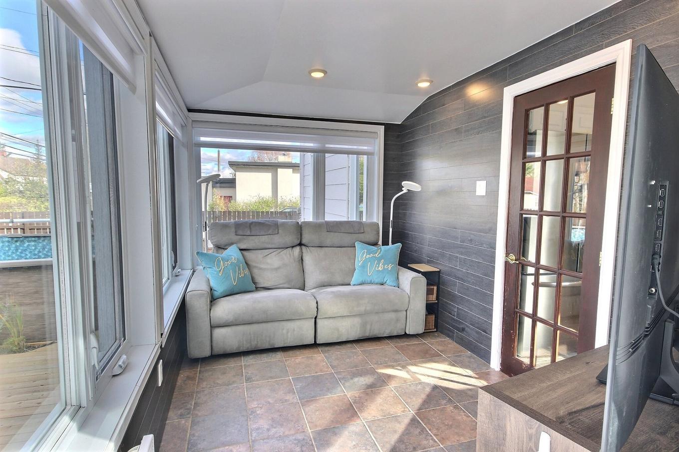 Veranda - 507 Av. Murdoch, Rouyn-Noranda, QC - Indoor Photo Showing Other Room