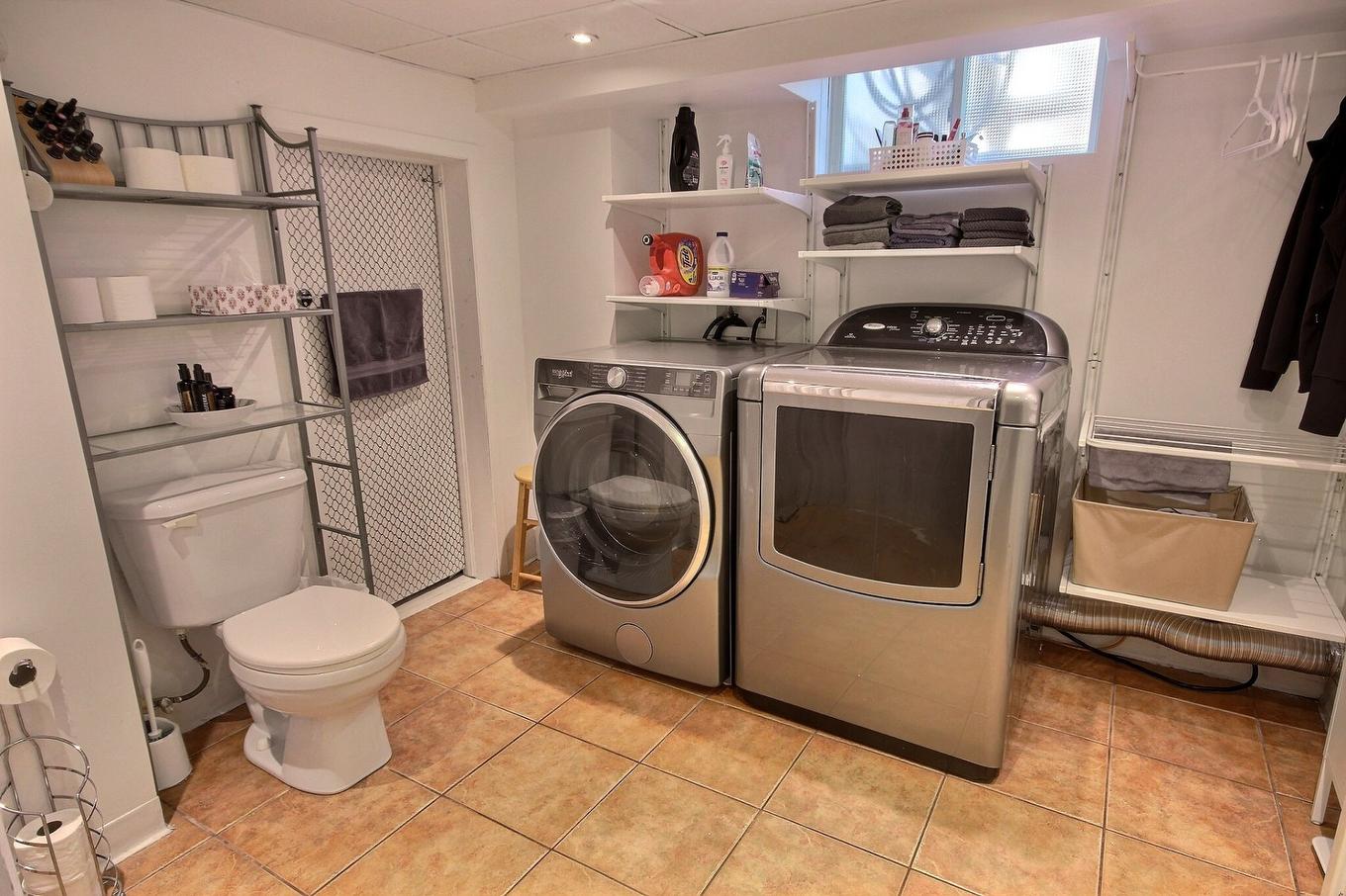 Powder room - 507 Av. Murdoch, Rouyn-Noranda, QC - Indoor Photo Showing Laundry Room