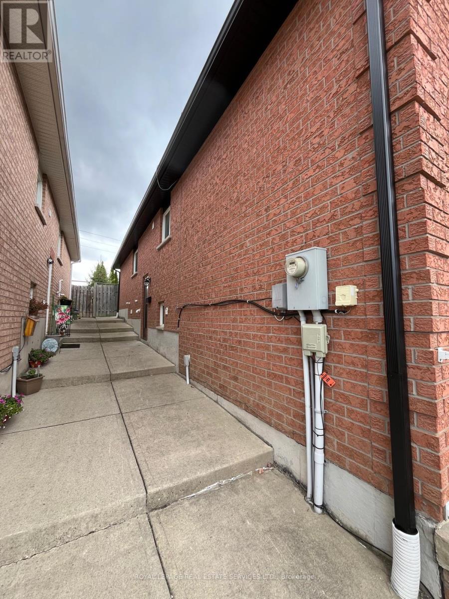 Lower - 77 Longview Drive, Bradford West Gwillimbury, ON - Outdoor With Exterior