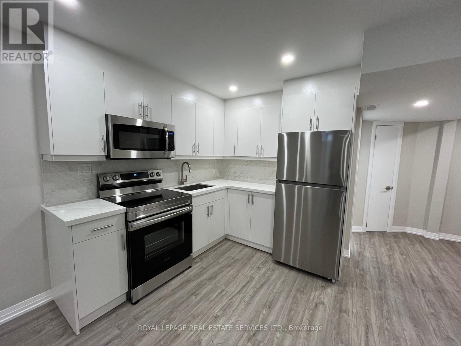 Lower - 77 Longview Drive, Bradford West Gwillimbury, ON - Indoor Photo Showing Kitchen