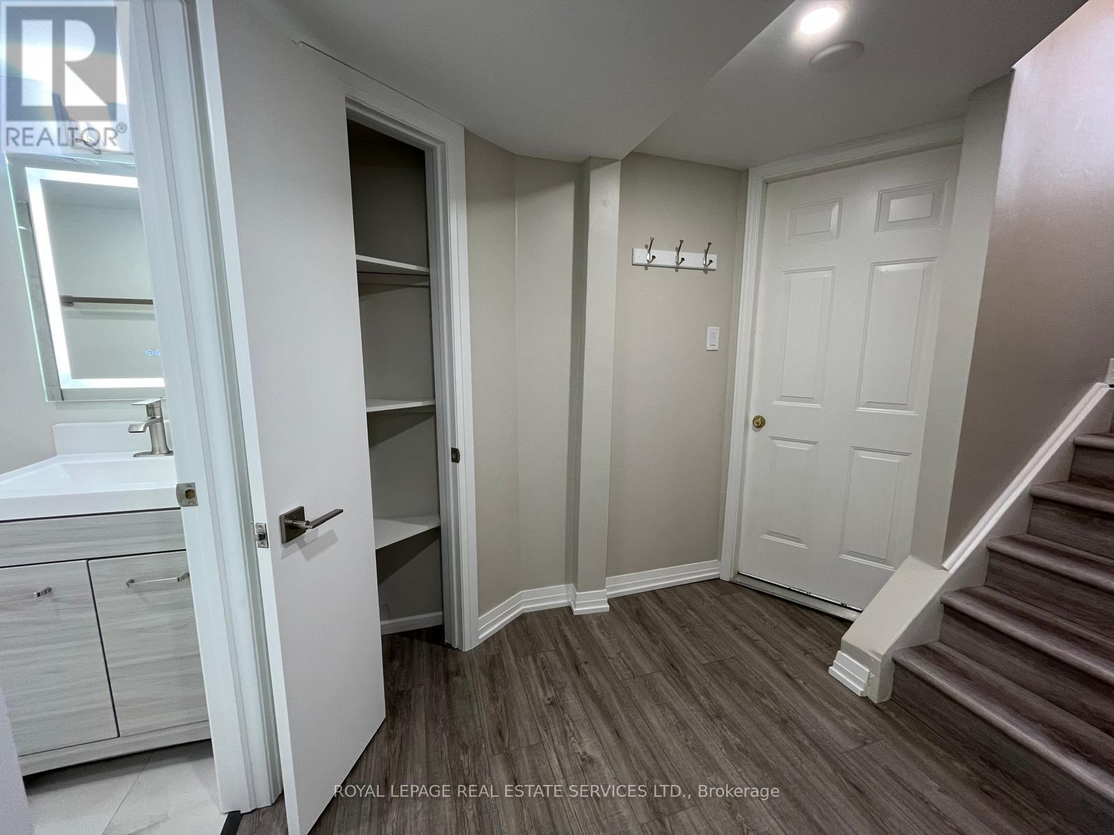 Lower - 77 Longview Drive, Bradford West Gwillimbury, ON - Indoor Photo Showing Other Room